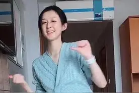 “最苗条孕妇”走红，宫口开到两指跳舞催生，网友：太羡慕了图片