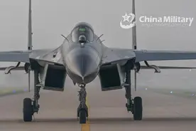 “中华侧卫”歼-11：苏-27在华极速升华“绝配”歼-20图片