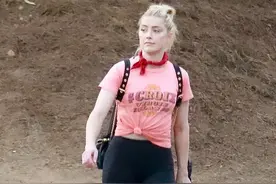 海王湄拉胖了！穿健身裤大腿胖了一圈，网友：拍戏时就瘦回来了图片