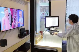 香港夫妻买下16㎡微型房，利用3米层高做阁楼，半平米不敢浪费图片