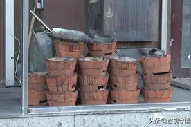 包房内使用炭盆取暖，多人一氧化碳中毒…图片