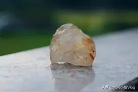 男子买下的一块奇石，10年后朋友见到，直喊“发了”图片
