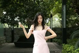 孙千公园写真照，青春靓丽，像极了邻家女孩图片