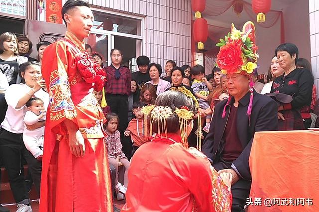 结婚司仪全套主持词（农村婚礼司仪超经典的顺口溜）
