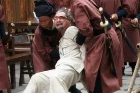 午门斩首虽是假的，但在五门挨板子的却有很多，被打死的比比皆是图片