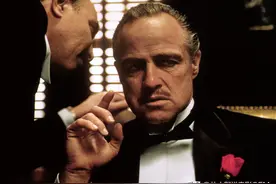 床上的马头是真的假的？桑尼挨了多少枪？好莱坞经典「教父」解密图片