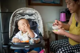父母错误的5个喂饭方式，不仅偷走了宝宝营养，还偷走了健康图片