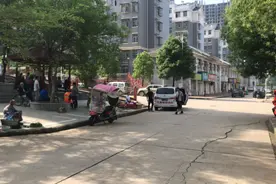 黄石一地方可以摆地摊了图片