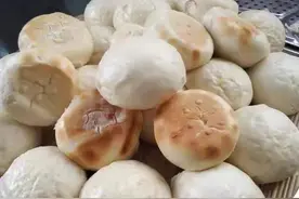 新式“灶台桌”一出，餐桌过时了，整洁美观，随时吃柴火饭图片