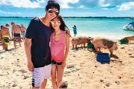 49岁苏见信官宣分手！恋爱17年不结婚，赠女方千万房产被打假图片