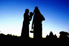 你会陪远嫁妻子回娘家过年吗？三个已婚男人的实话，让人“心酸”图片