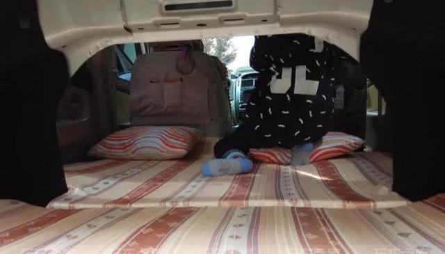 三厢轿车如何改装成床车？车友改装思路分享