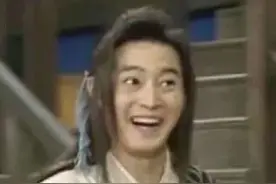 两对情侣玩密室逃脱，吓得双双抱错恋人！接下来这一幕…图片