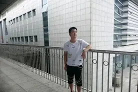 寒门也能出贵子，河南高考状元李昊，高考724分图片