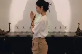 假名媛变“佛媛”炫富到佛祖前，看似清心寡欲，心里却都是生意经图片