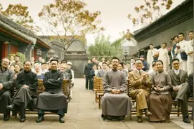 这部主旋律爆款，00后看一集哭一集图片