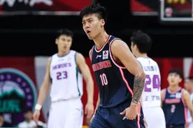 CBA广东队伯乐杜峰指导，他挖掘和发现哪些千里马球员？图片