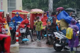 城里有房子需要户口才能上初中，是应该迁户口还是不迁？视频封面