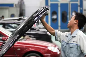 在4S店保养换机油，为何车主不要离开车辆？修车工终于道出实情图片