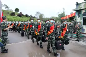 快来！快来！瞧瞧新同志的“六有”军营图片