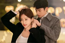 42岁依然单身，秦岚自曝爱情中从未主动过，与王鹤棣演情侣压力大图片