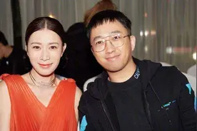 佘诗曼三个前任，两个已结婚有宝宝，有一个单身，祝早日找到幸福图片