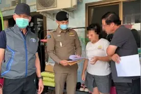 泰国医院接治2岁男孩时发现他被人下毒，他妈妈则在准备接受捐款图片