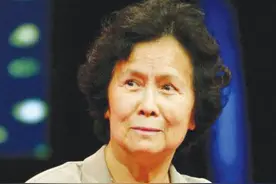 导演杨洁：一婚嫁张艺谋老师，二婚不惧世俗，嫁小14岁摄像图片