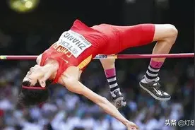 「内附单元教学计划」利用体育课教会学生背越式跳高图片