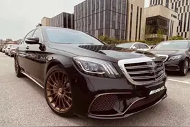 江苏遇到新奔驰S65L，碳纤维引擎机盖，铜色轮毂，落地要370多万图片