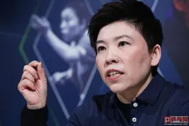 新老两位奥运冠军巅峰对决，邓亚萍与陈静打到决胜局，陈静崩盘图片