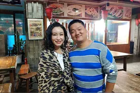 《装台》42岁秦海璐与90后男孩演情侣，这样的爱情会幸福吗？图片