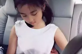 大的一定要让着小的？面对这个问题，我们看看黄磊是怎么回答的图片