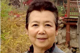 “妈妈专业户”李文玲，与初恋牵手半个世纪，女儿邹雪是她的骄傲图片