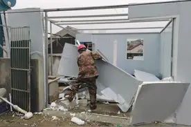 违建拆除又复建？武汉江岸城管：拆！图片