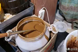 北京最后一家国营粮行 招牌二八酱 现打现卖 北京人认准它图片