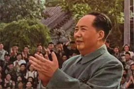 毛主席的穿衣之道：接见外宾穿毛式服装，平时“缝缝补补”图片