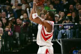 因小球消失的5大篮球绝技：后仰跳投成绝响，人间不见擦板球图片