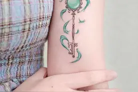 精致小巧的女生纹身图案图片