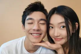 这是我见过张宥浩和周依然最亲密的样子，这个七夕有点甜图片