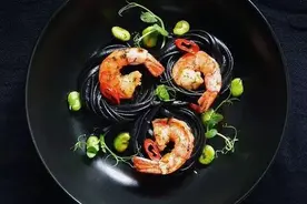 西餐创意摆盘：虾子也很“戏精”图片