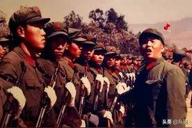 老山战场命令：何其宗和廖锡龙，双双提军长，何其宗最年轻图片