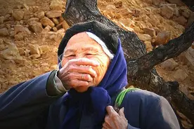 故事：老母亲瞎了一辈子，一天恢复光明，道士却说她已不是人图片