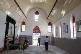 村里有座天主教堂，曾发生一起令人悲痛的大事，给人留下难忘记忆图片