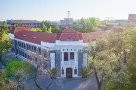 清华“留美预备班”毕业，同学在美国当教授，他在二本院校做老师图片