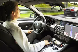 为什么汽车的驾驶位都不在正中间？今天算长见识了