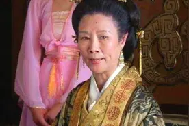 白话三国演义第十二章：董太后揽权被毒死，何进欲诛宦官无决断图片