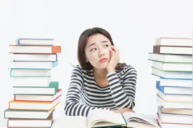 学校提供课后延时服务，收费！老师们早晚自习辅导，收费？图片