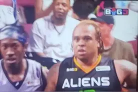 胖到认不出！这特么是湖人王朝球员？图片