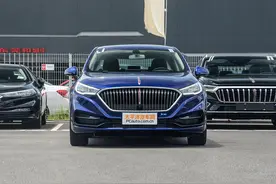 15万让你拥有自豪感 红旗H5对比大众朗逸图片